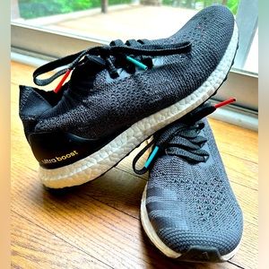 Adidas Ultra Boost Men’s 8, MINT Condition